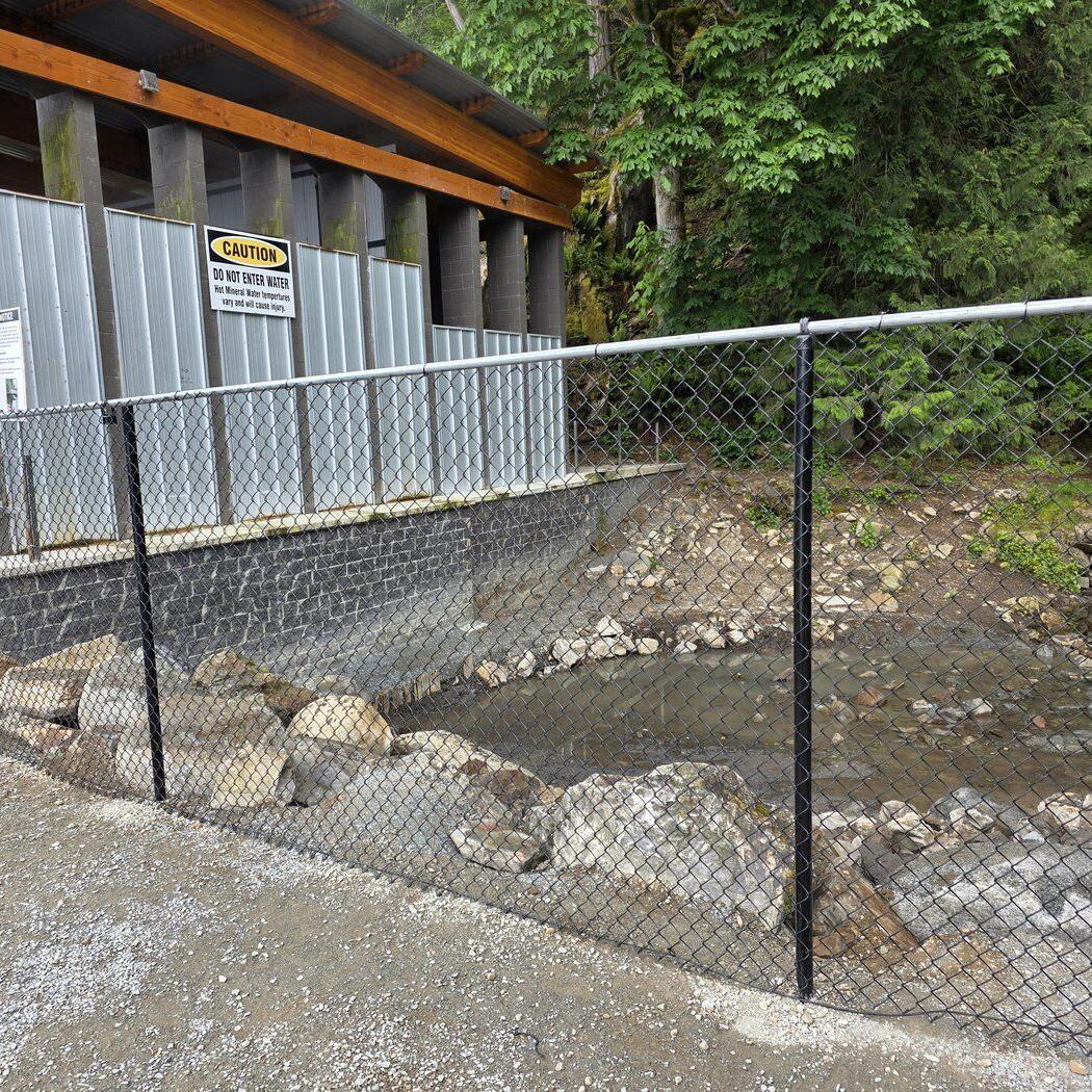 B.C. orders Hobo Hot Spring restored, as new fence blocks off public use